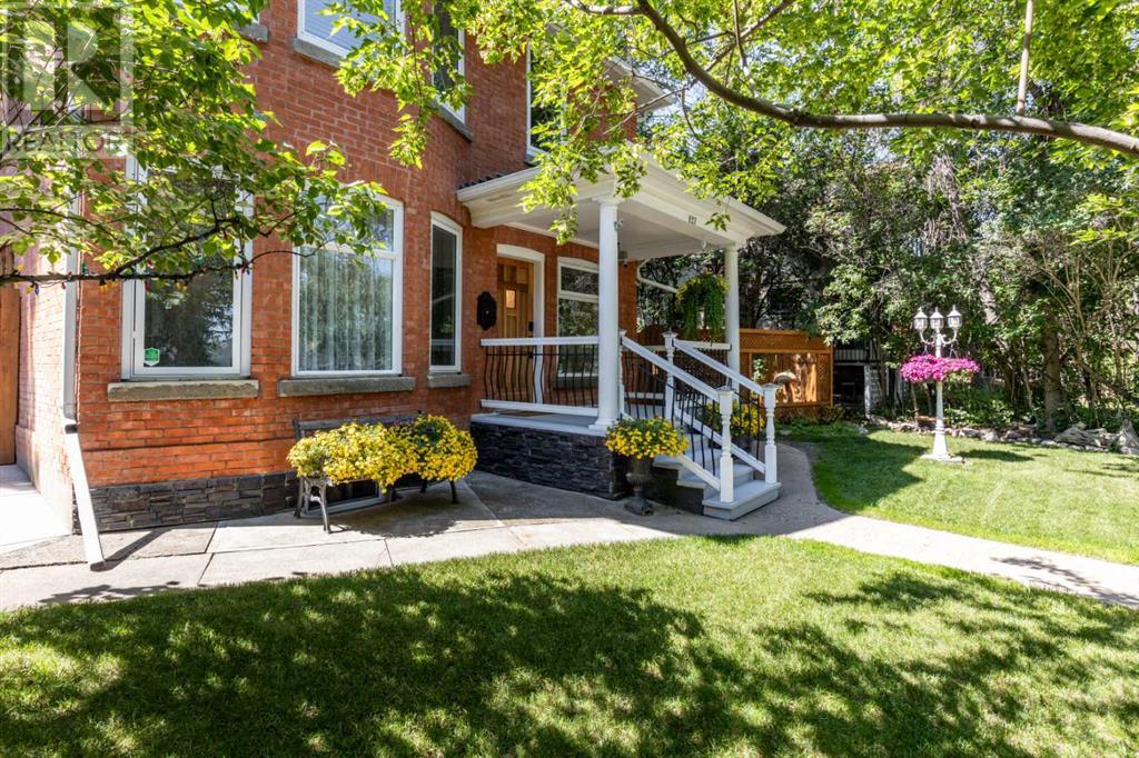 Property at 127 1 Street SW image 3
