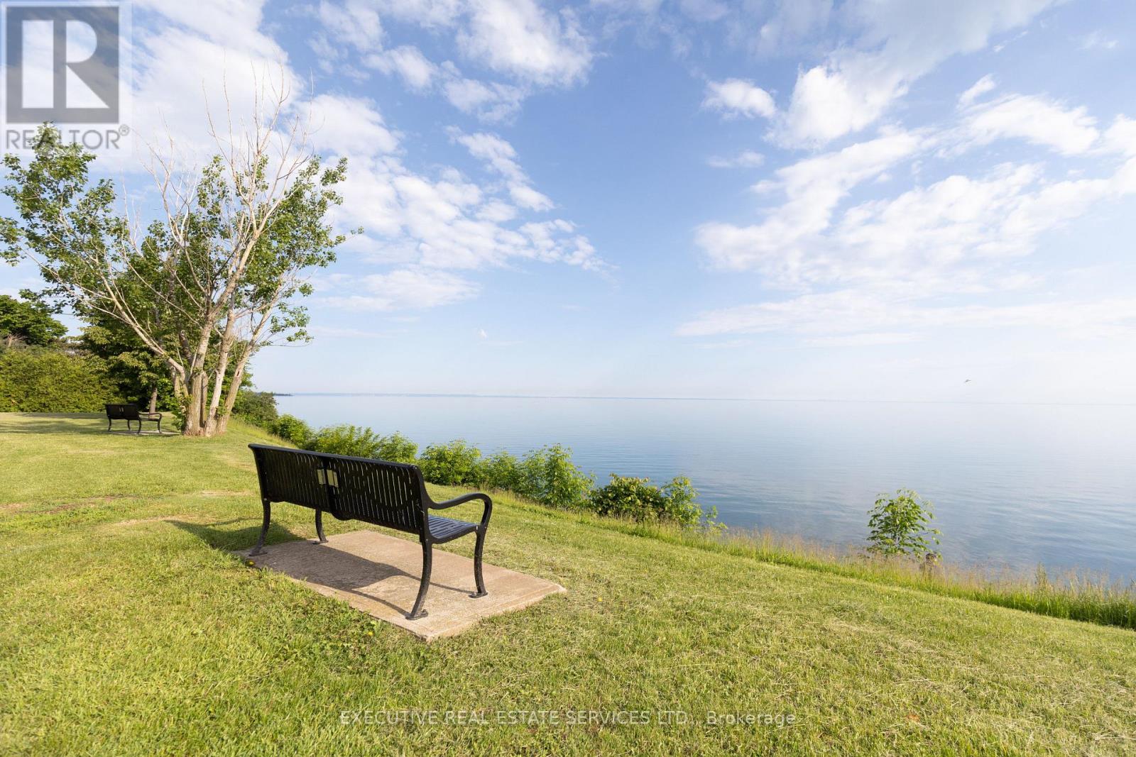 44 Woodsview Avenue, Grimsby (Grimsby Beach), Ontario  L3M 3T1 - Photo 25 - X12280949