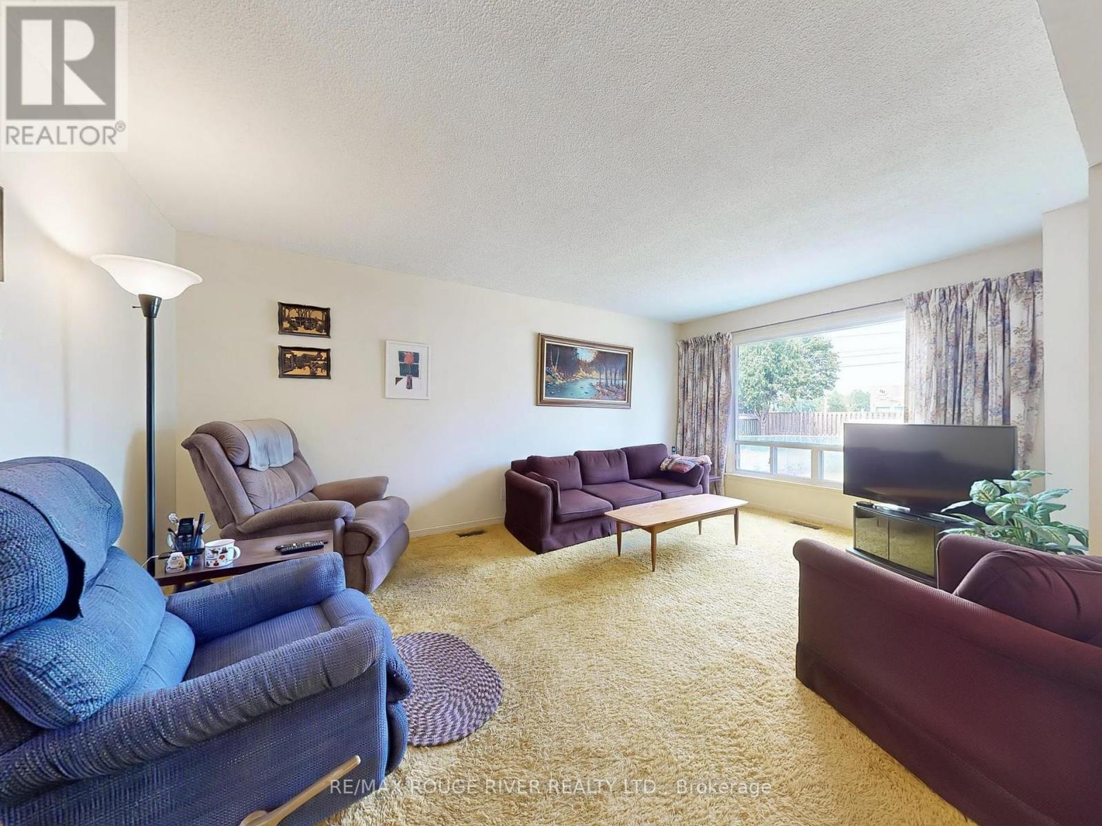Property at 92 PURVIS CRESCENT image 4