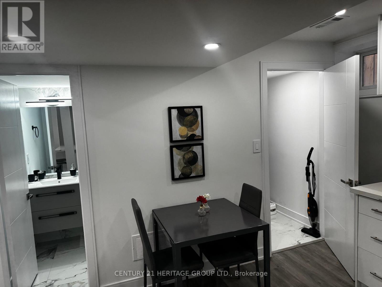 2 - 7 Larkfield Crescent, East Gwillimbury, Ontario  L9N 0P7 - Photo 36 - N12136470