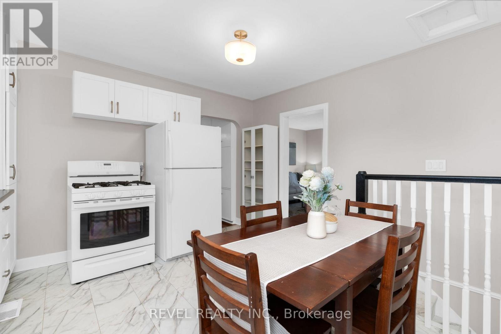 11 North Street, Barrie, Ontario  L4M 2S1 - Photo 12 - S12215990