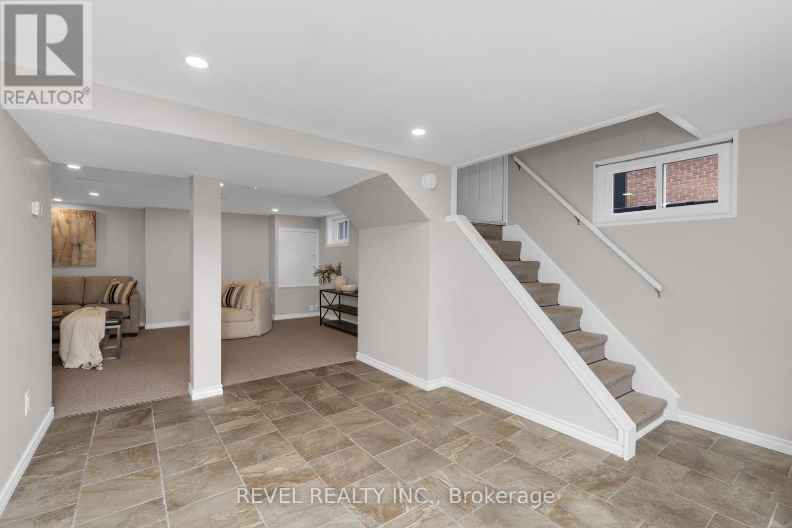 11 North Street, Barrie, Ontario  L4M 2S1 - Photo 17 - S12215990