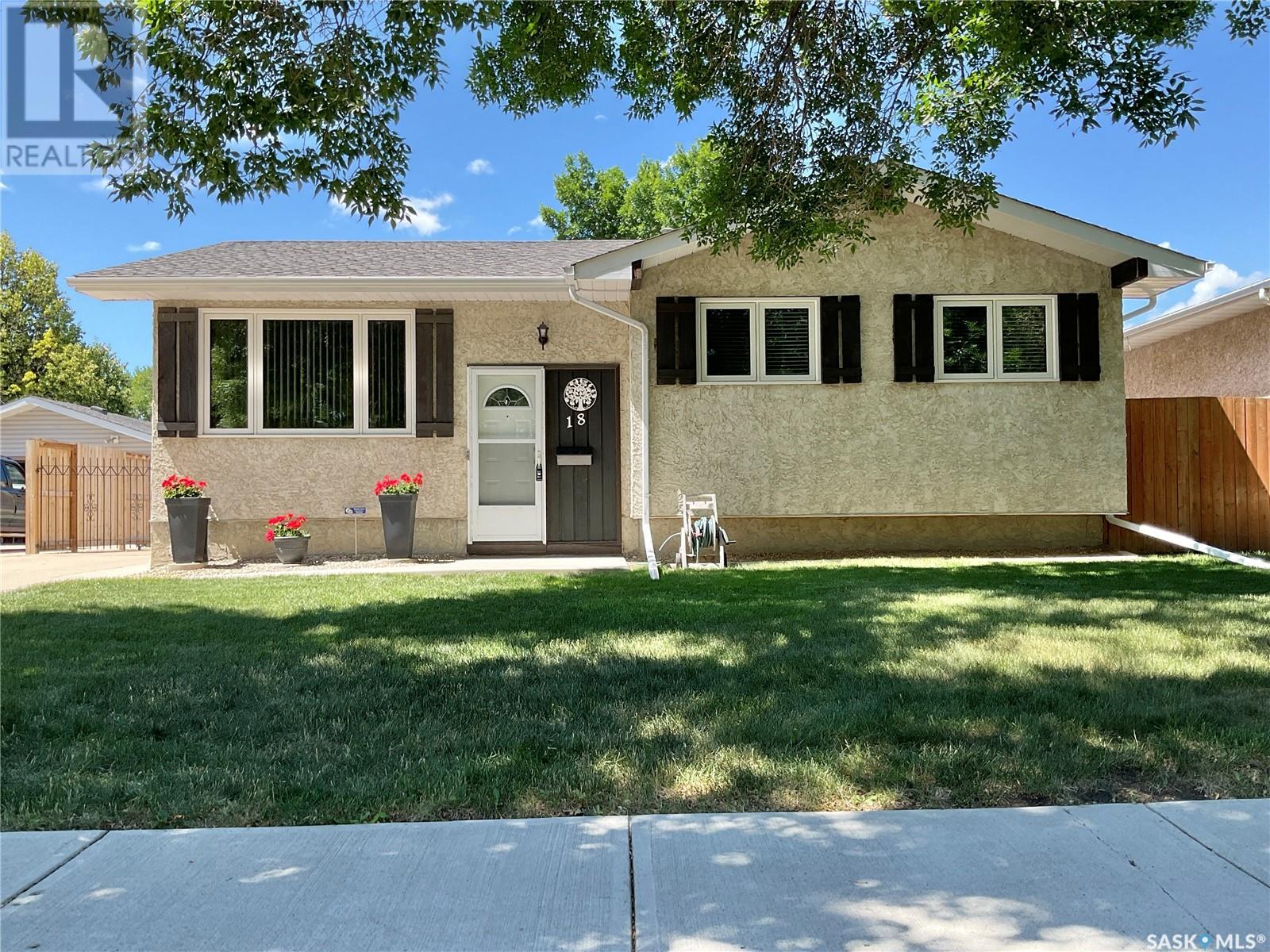 18 Storey CRESCENT, regina, Saskatchewan