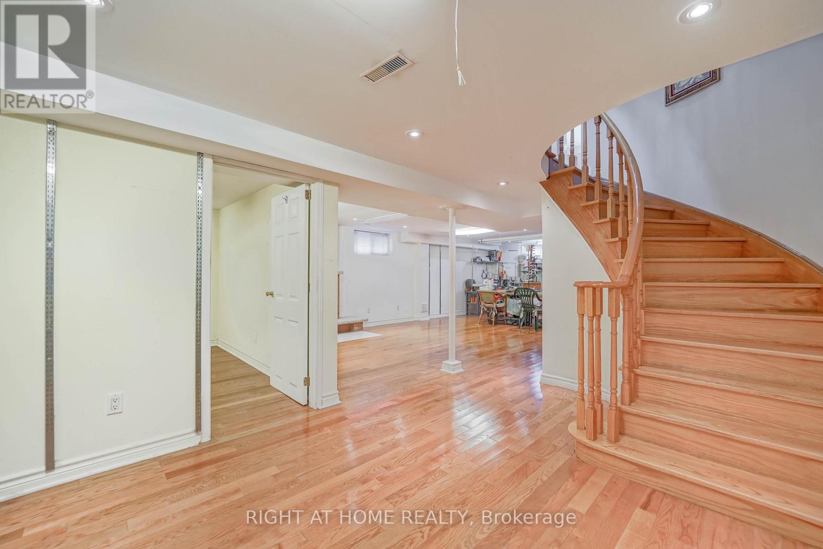 2 Lapworth Crescent, Toronto, Ontario  M1V 2M5 - Photo 25 - E12285524