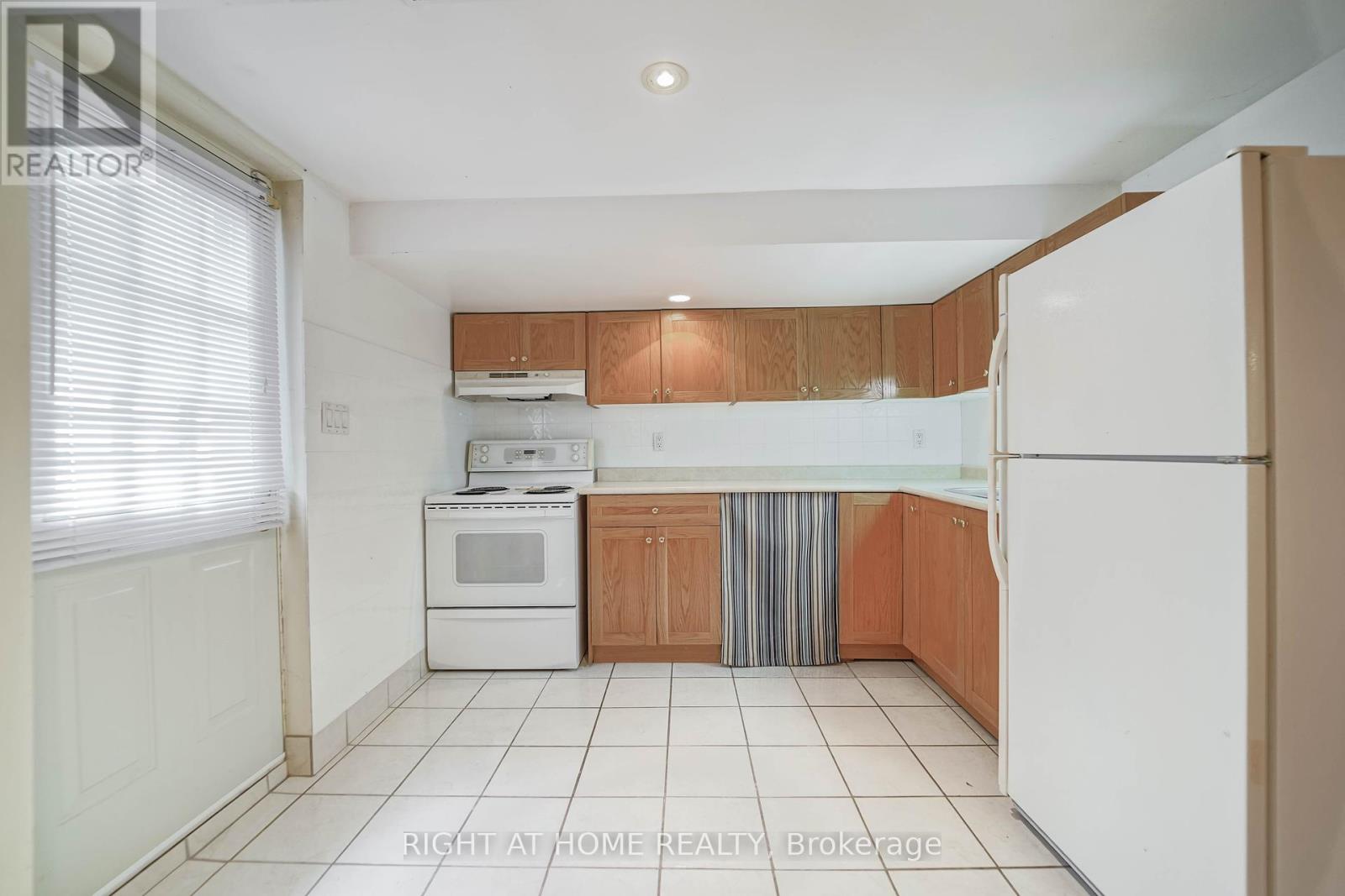 2 Lapworth Crescent, Toronto, Ontario  M1V 2M5 - Photo 31 - E12285524