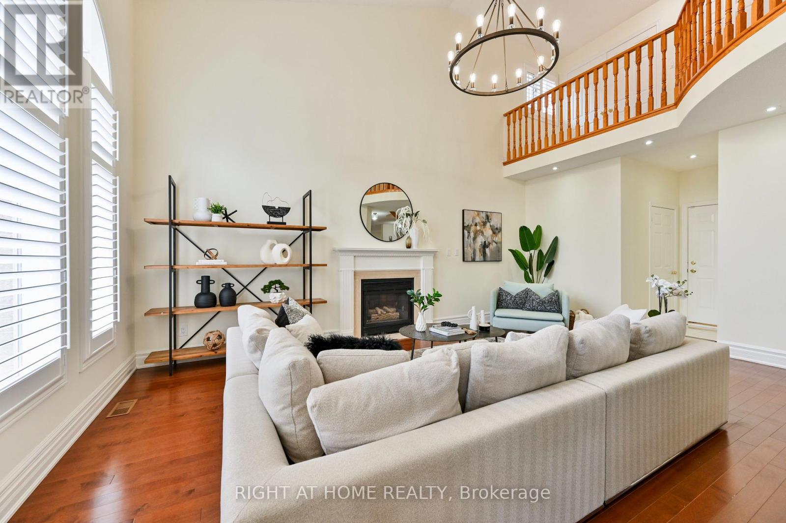 Property at 842 PRIMROSE COURT image 4