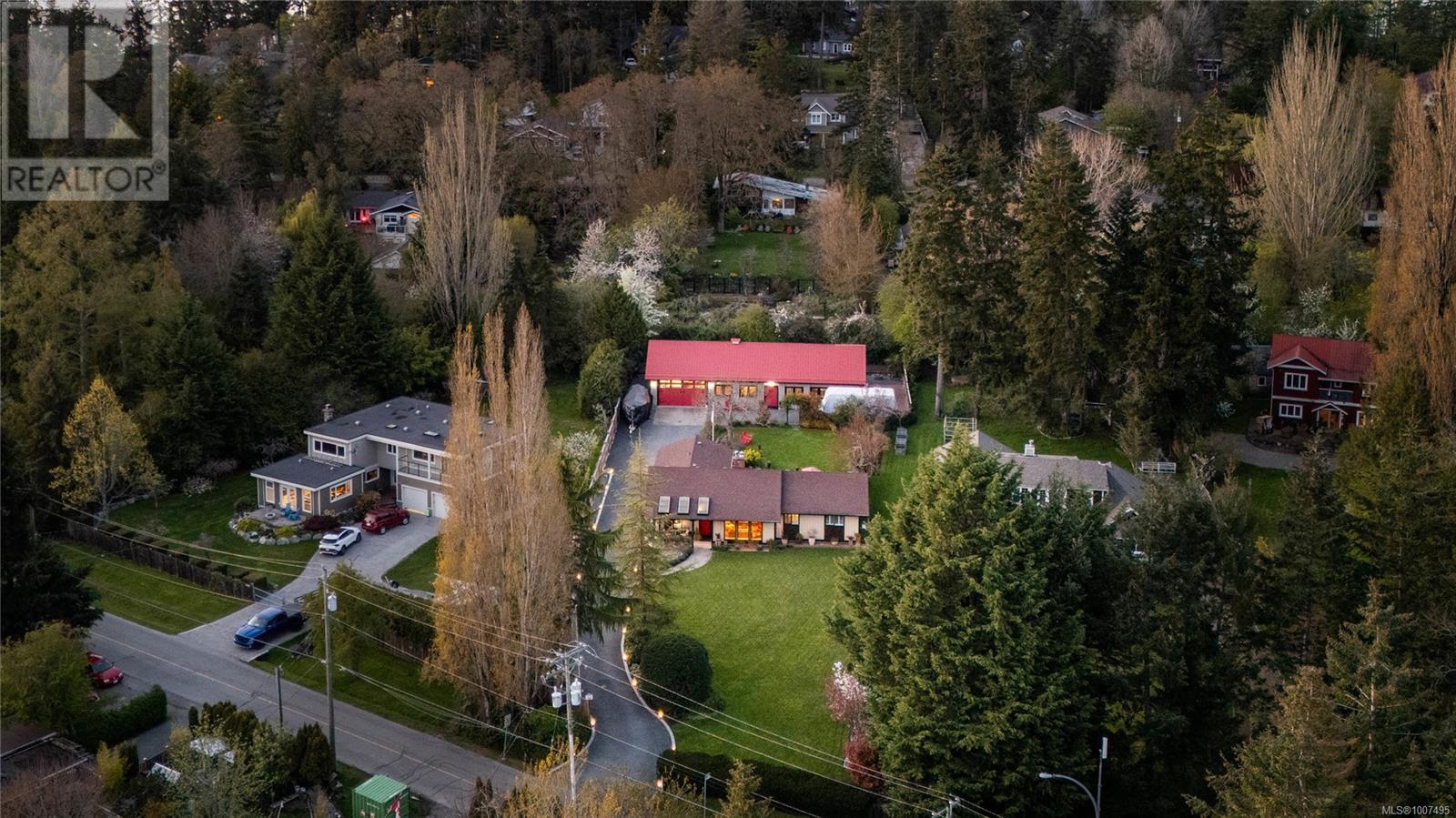 10807 Madrona Dr, North Saanich, British Columbia