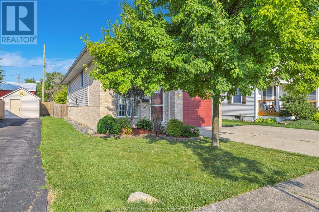 Property at 674 LABUTE image 4