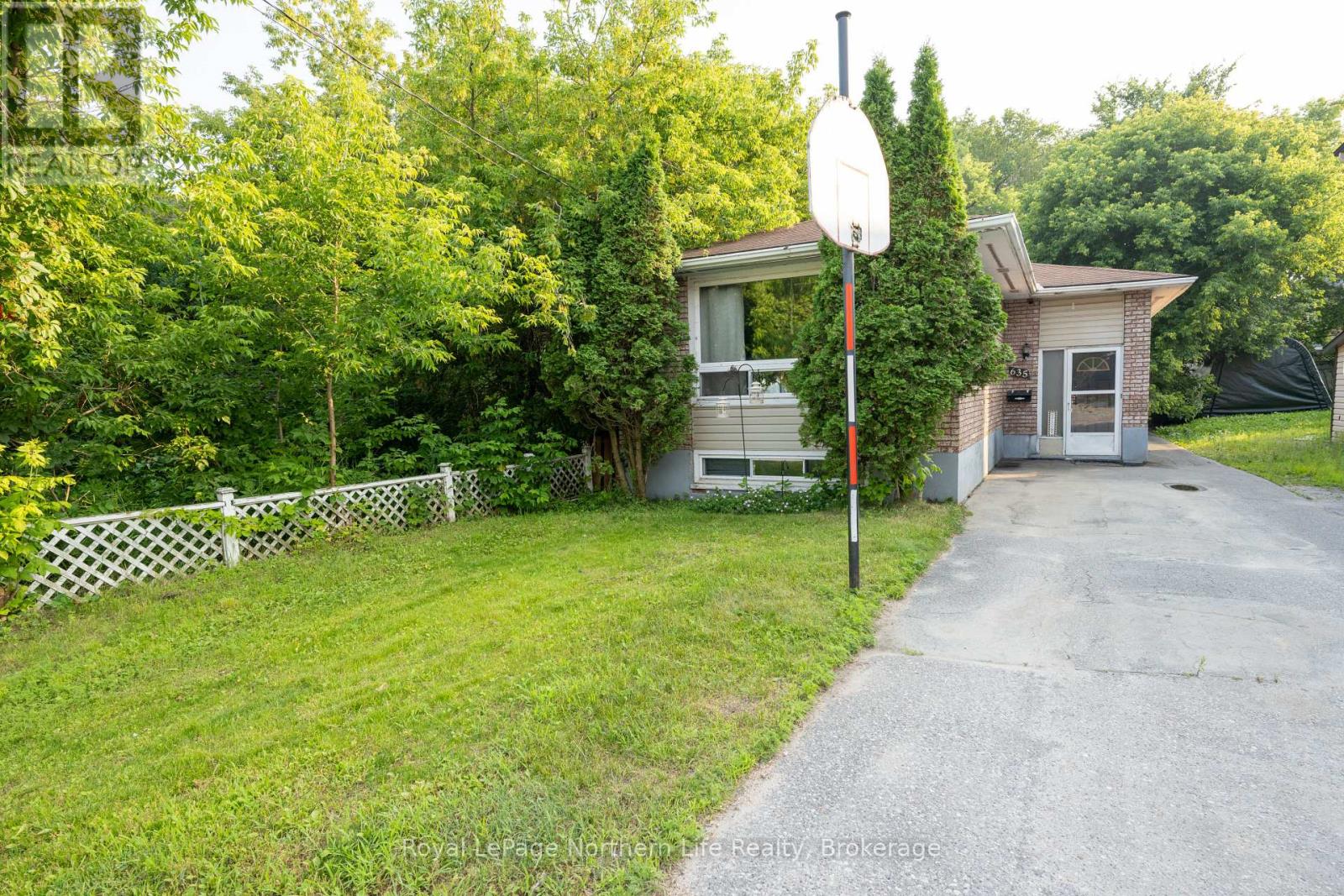 Property at 635 WORTHINGTON STREET E image 2