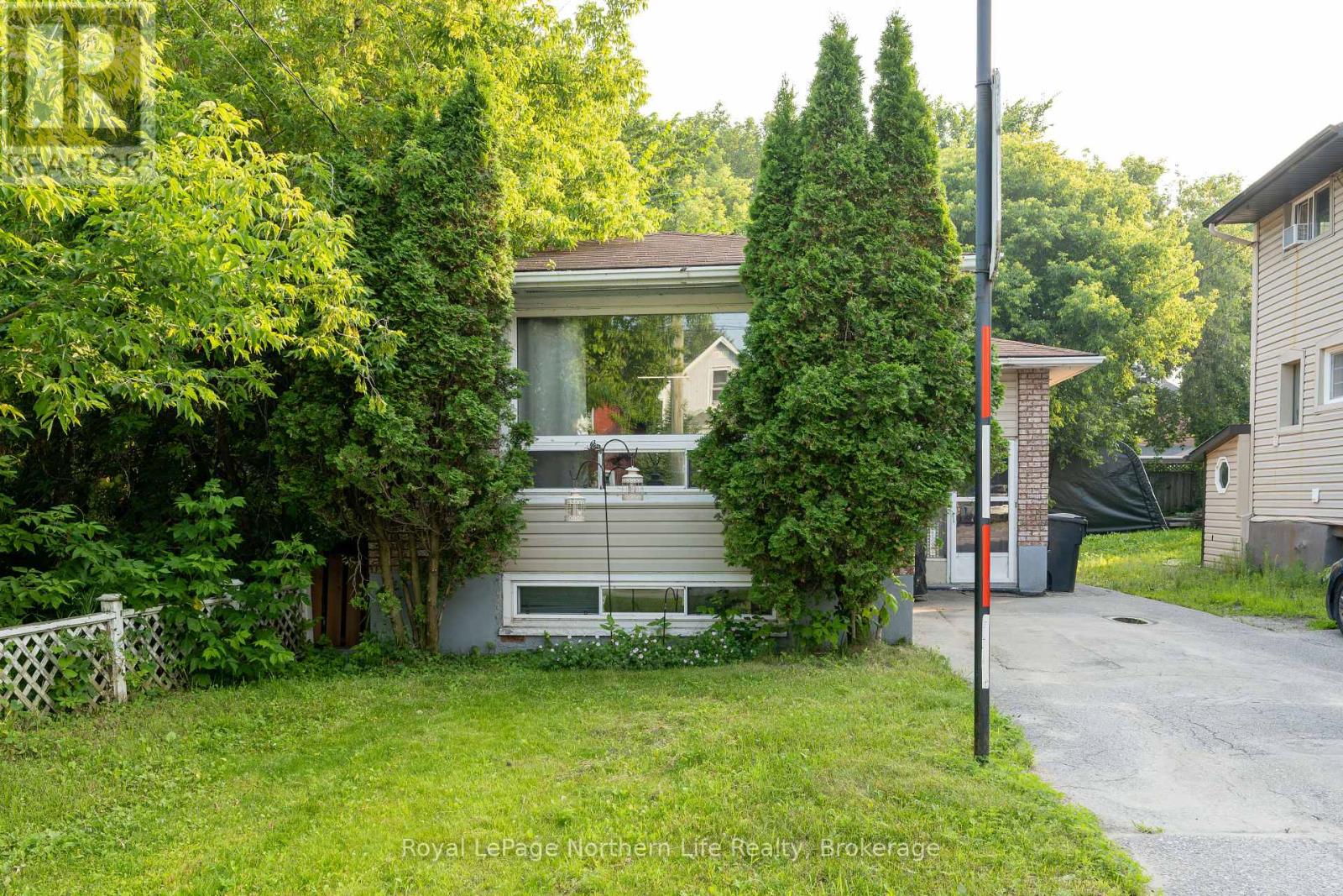 Property at 635 WORTHINGTON STREET E image 1