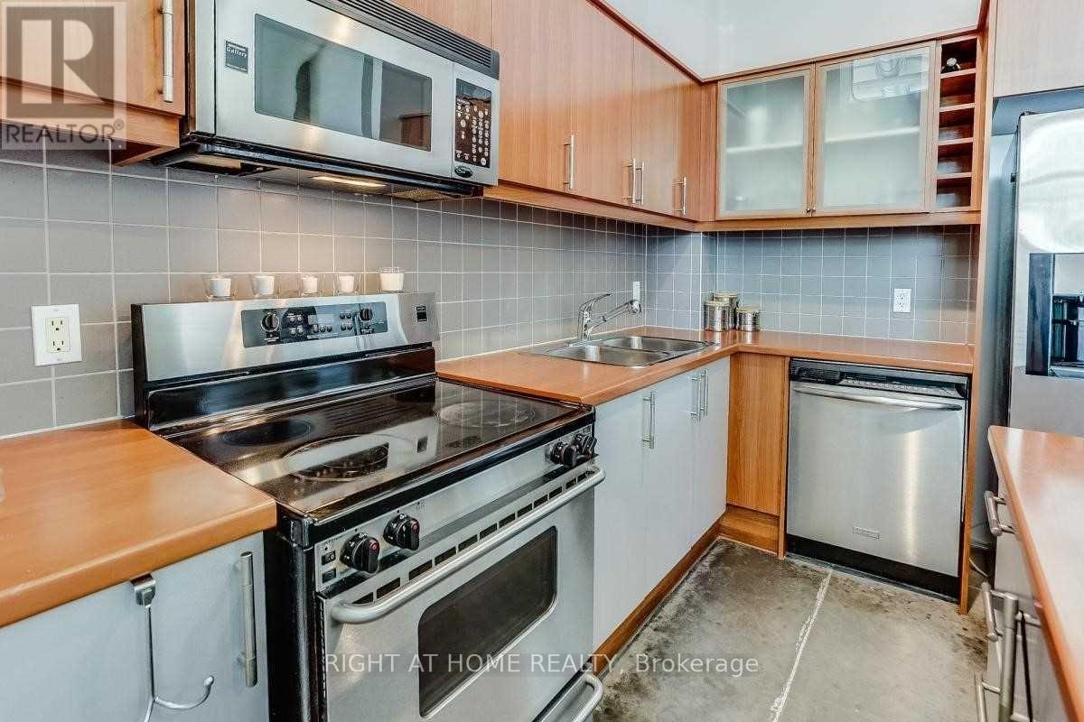 109 - 1001 Roselawn Avenue, Toronto, Ontario  M6B 4M4 - Photo 5 - W12285495