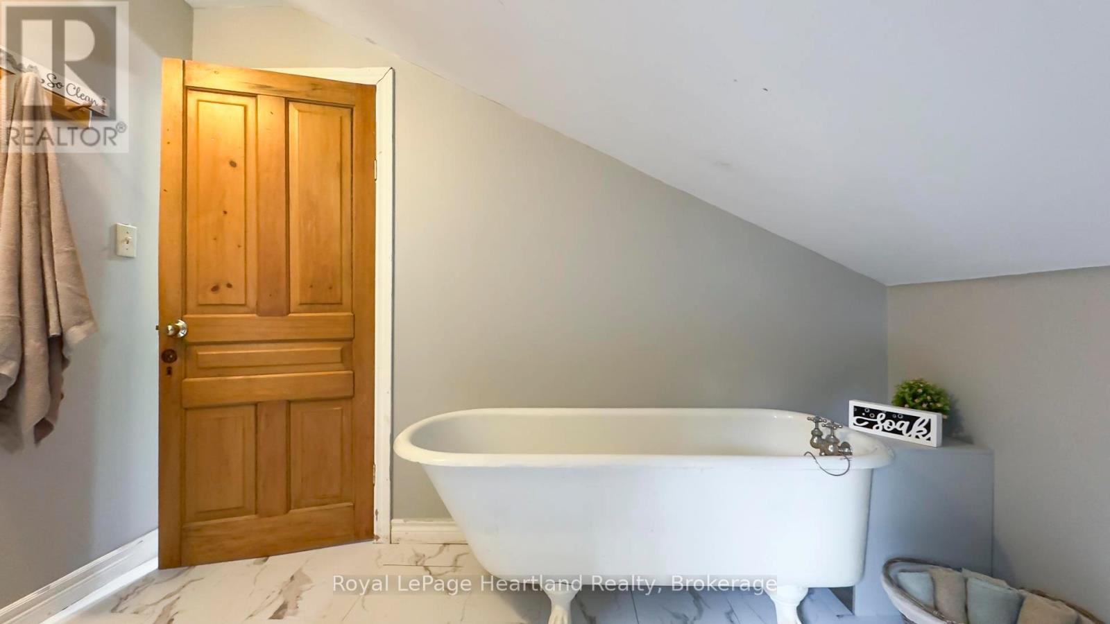 108 Newgate Street, Goderich, Ontario  N7A 1P4 - Photo 31 - X12285310