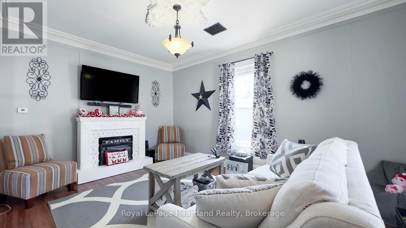 108 Newgate Street, Goderich, Ontario  N7A 1P4 - Photo 8 - X12285310