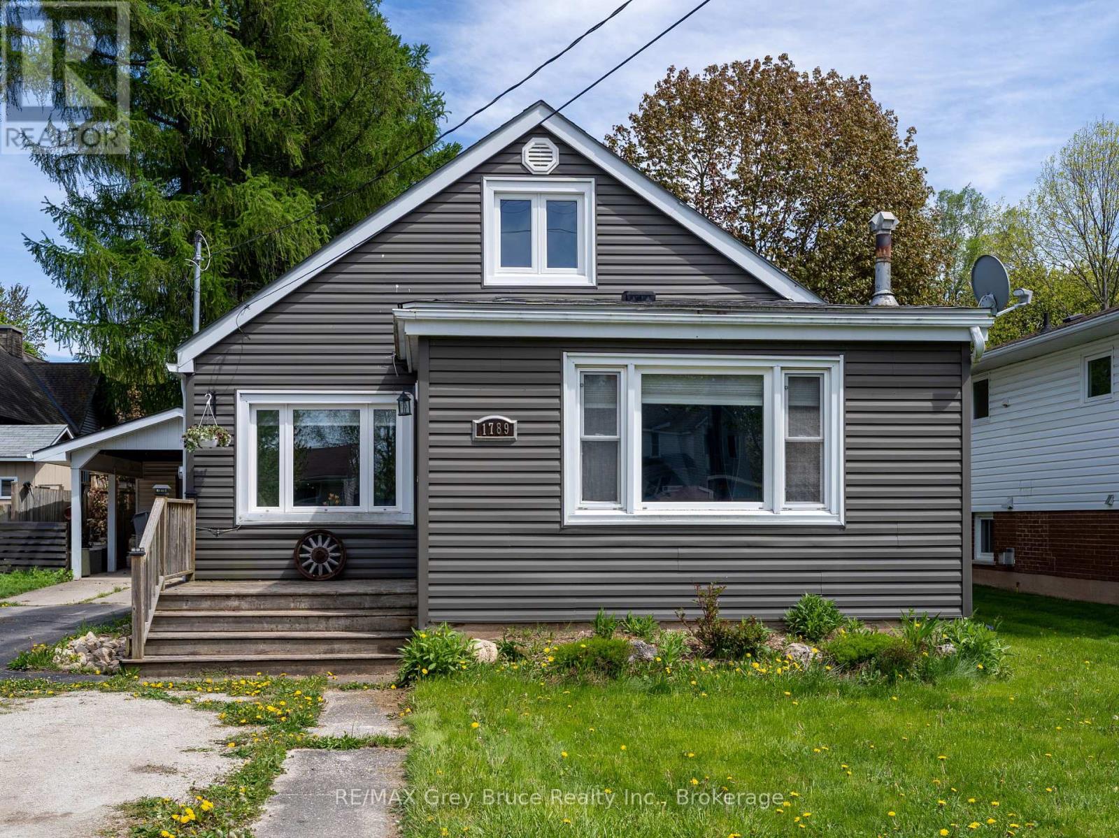 1789 6th Avenue E, Owen Sound, Ontario  N4K 2V9 - Photo 1 - X12285408