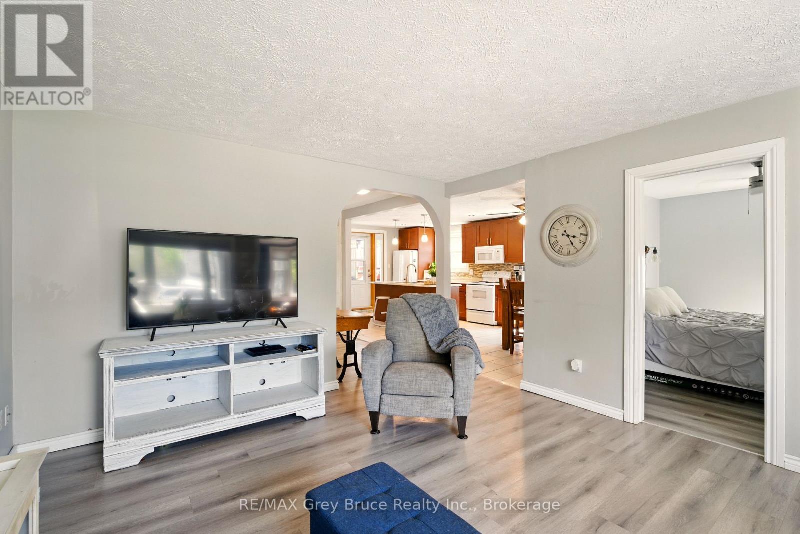 1789 6th Avenue E, Owen Sound, Ontario  N4K 2V9 - Photo 10 - X12285408