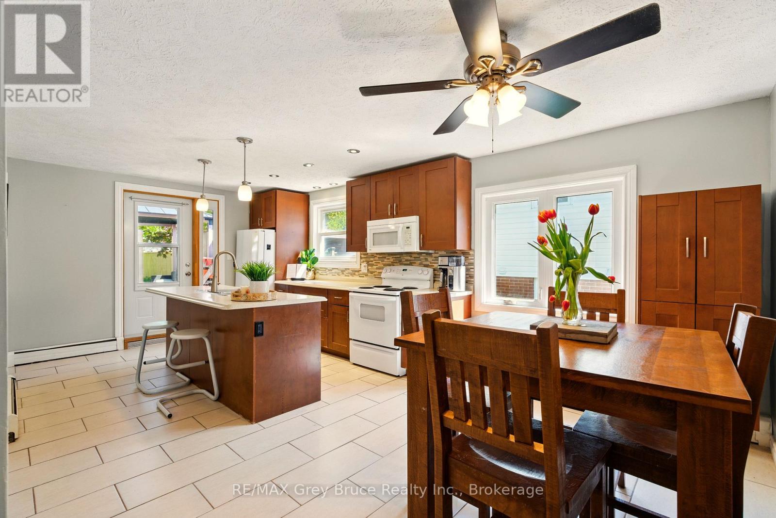 1789 6th Avenue E, Owen Sound, Ontario  N4K 2V9 - Photo 14 - X12285408