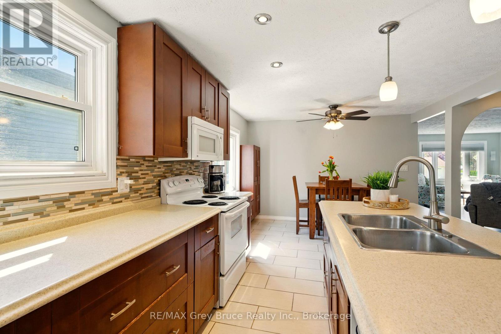 1789 6th Avenue E, Owen Sound, Ontario  N4K 2V9 - Photo 17 - X12285408