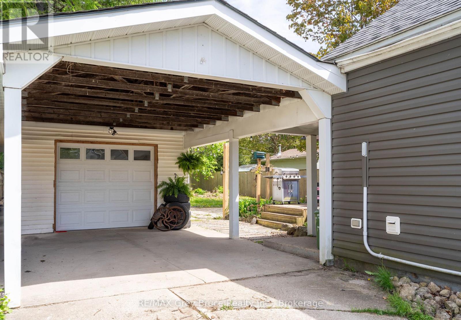 1789 6th Avenue E, Owen Sound, Ontario  N4K 2V9 - Photo 5 - X12285408