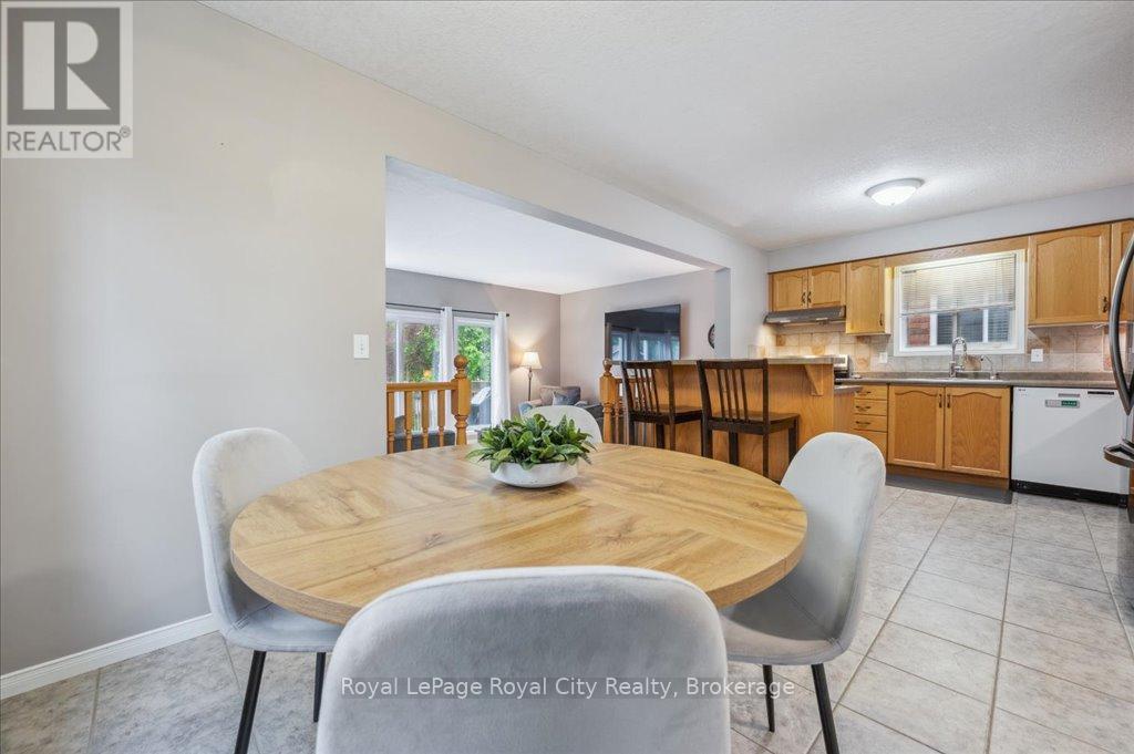 93 Doyle Drive, Guelph, Ontario  N1G 5B9 - Photo 12 - X12285533