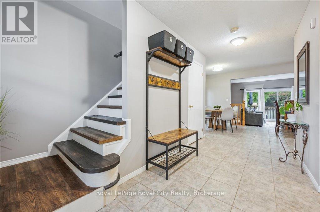 93 Doyle Drive, Guelph, Ontario  N1G 5B9 - Photo 7 - X12285533