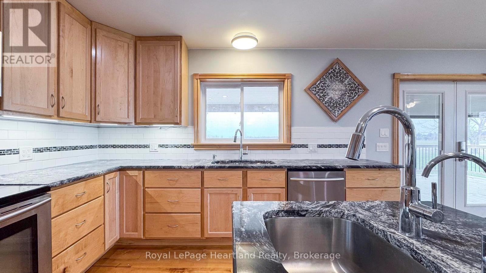 84610 Bluewater Highway, Ashfield-Colborne-Wawanosh, Ontario  N7A 3X9 - Photo 11 - X12285725