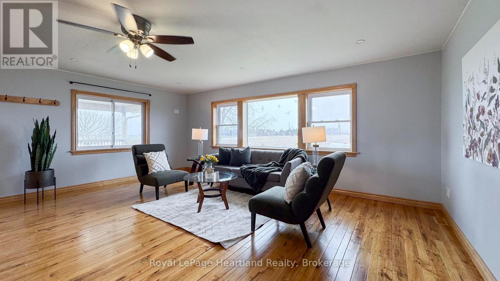 84610 Bluewater Highway, Ashfield-Colborne-Wawanosh, Ontario  N7A 3X9 - Photo 16 - X12285725