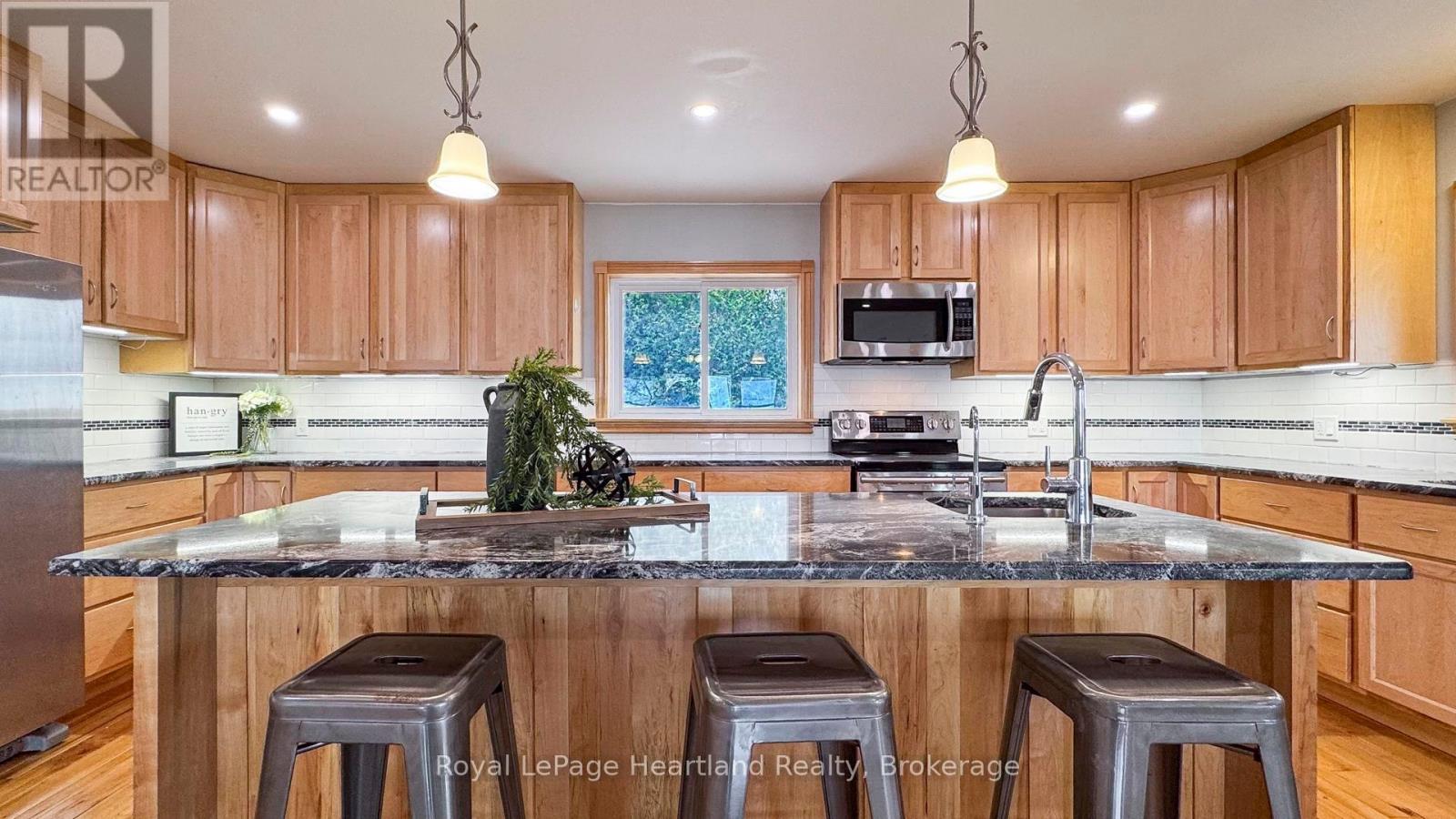 84610 Bluewater Highway, Ashfield-Colborne-Wawanosh, Ontario  N7A 3X9 - Photo 6 - X12285725
