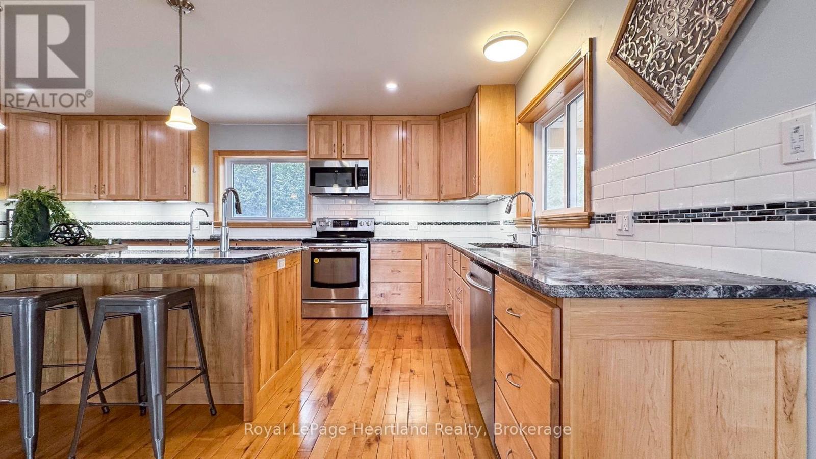 84610 Bluewater Highway, Ashfield-Colborne-Wawanosh, Ontario  N7A 3X9 - Photo 7 - X12285725