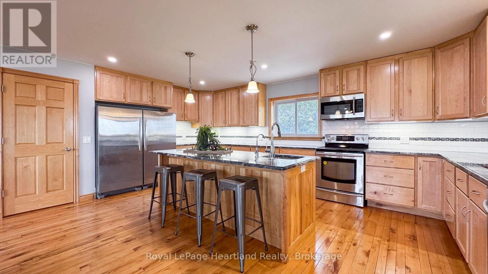 84610 Bluewater Highway, Ashfield-Colborne-Wawanosh, Ontario  N7A 3X9 - Photo 8 - X12285725