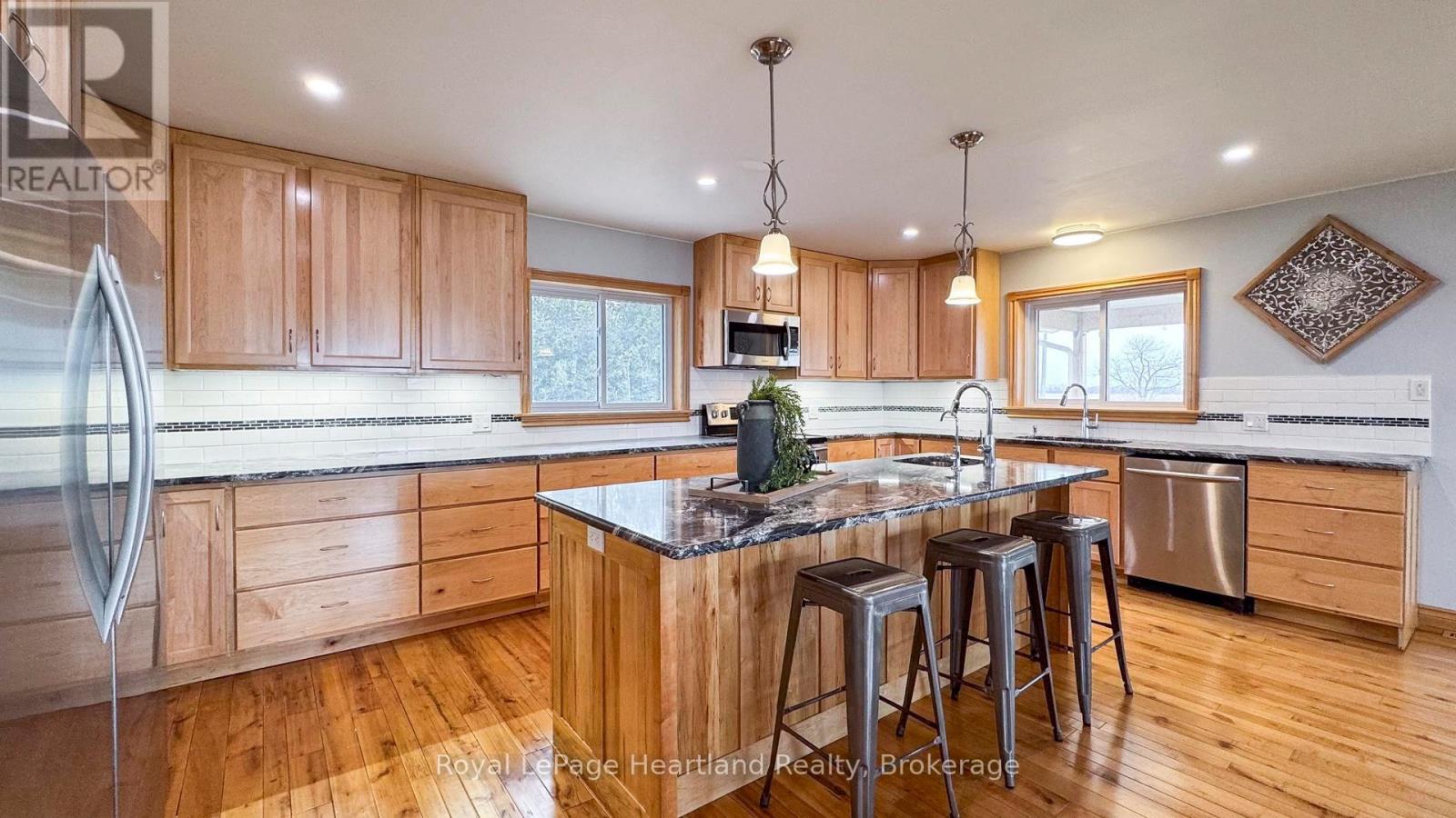 84610 Bluewater Highway, Ashfield-Colborne-Wawanosh, Ontario  N7A 3X9 - Photo 9 - X12285725