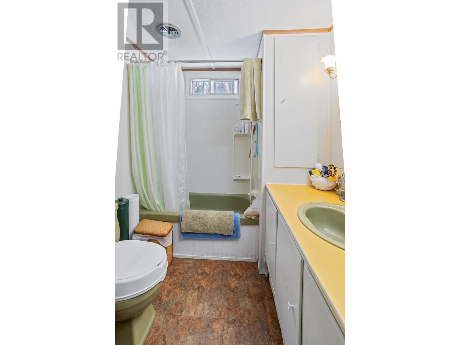 9442 3a Highway, Kuskanook, British Columbia  V0B 2C0 - Photo 9 - 10355054