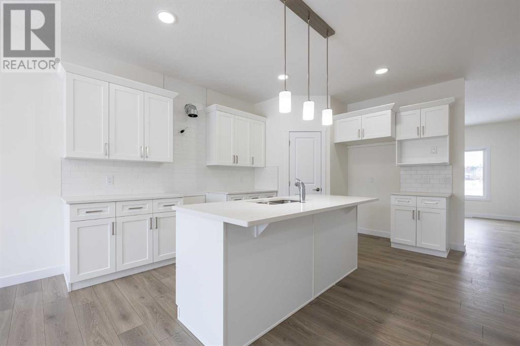 Property at 537 Clearwater Heath image 3
