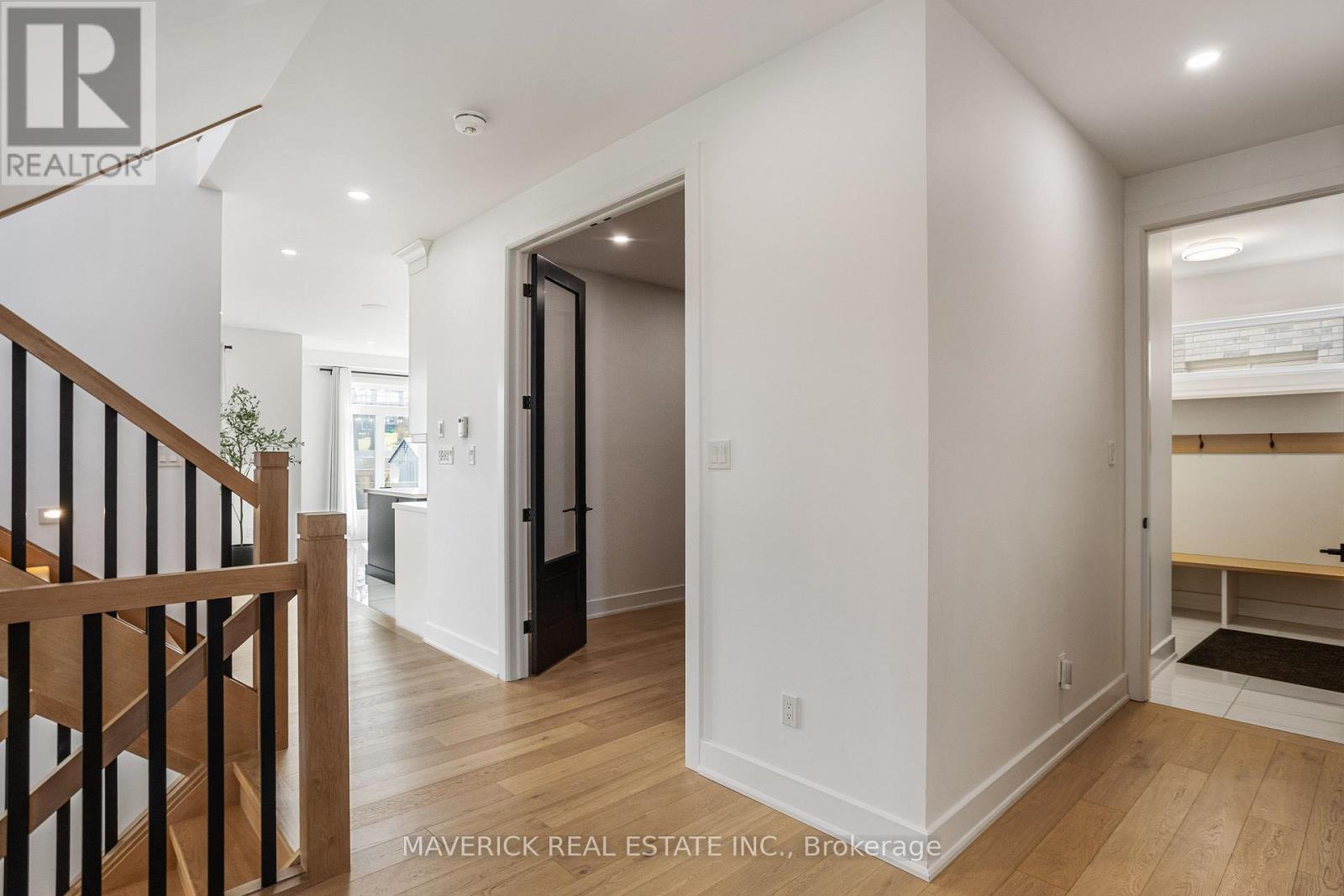 Property at 2185 LINKWAY BOULEVARD image 3