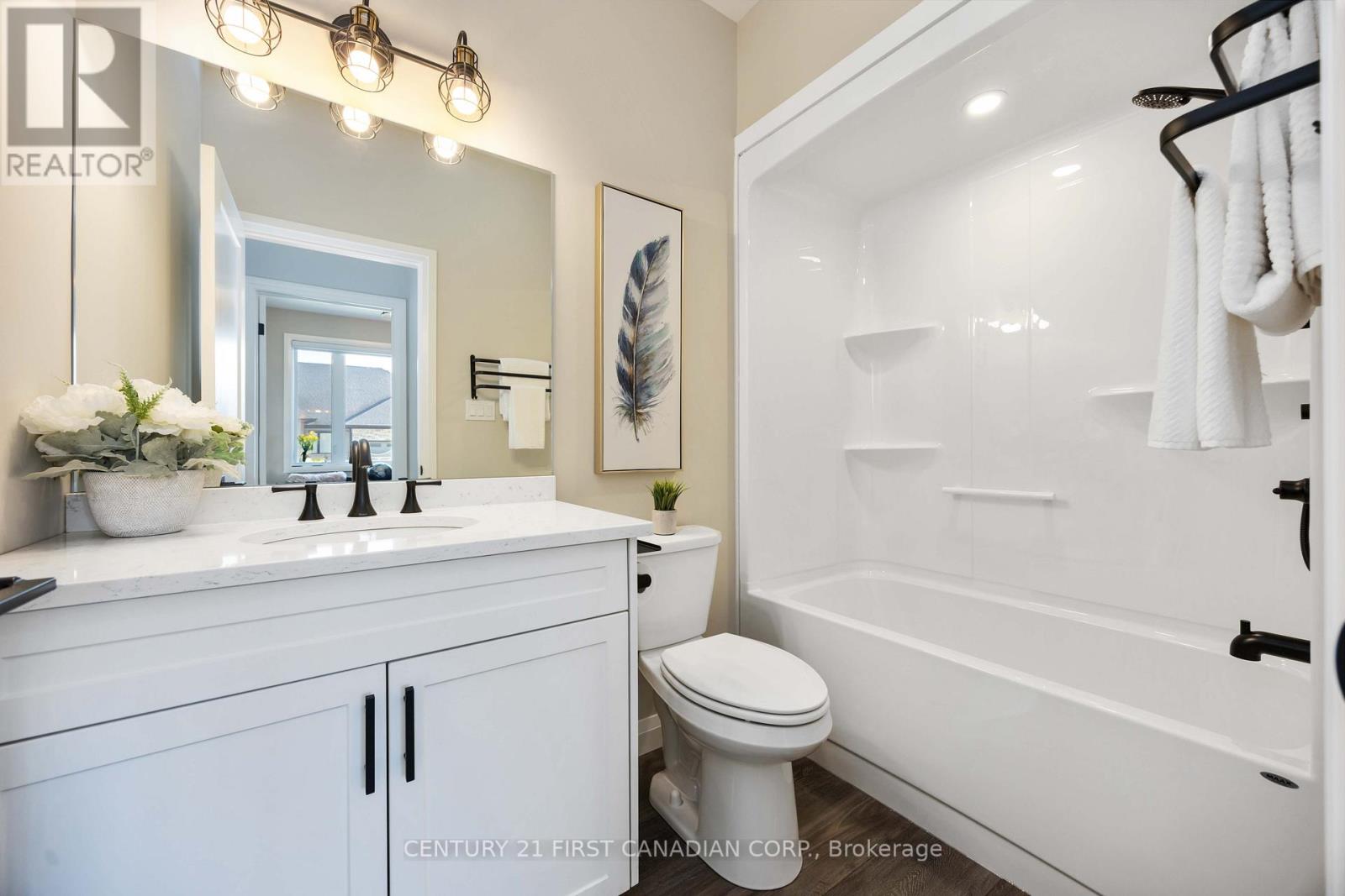 479 Kip Lane, Plympton-Wyoming (Plympton Wyoming), Ontario  N0N 1T0 - Photo 10 - X12285793