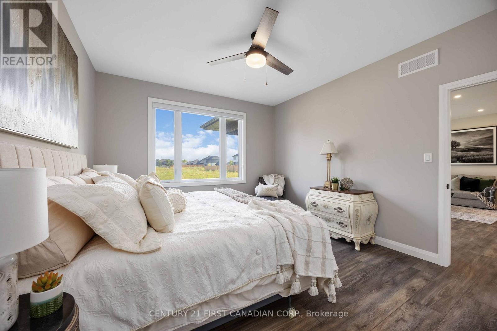 479 Kip Lane, Plympton-Wyoming (Plympton Wyoming), Ontario  N0N 1T0 - Photo 15 - X12285793