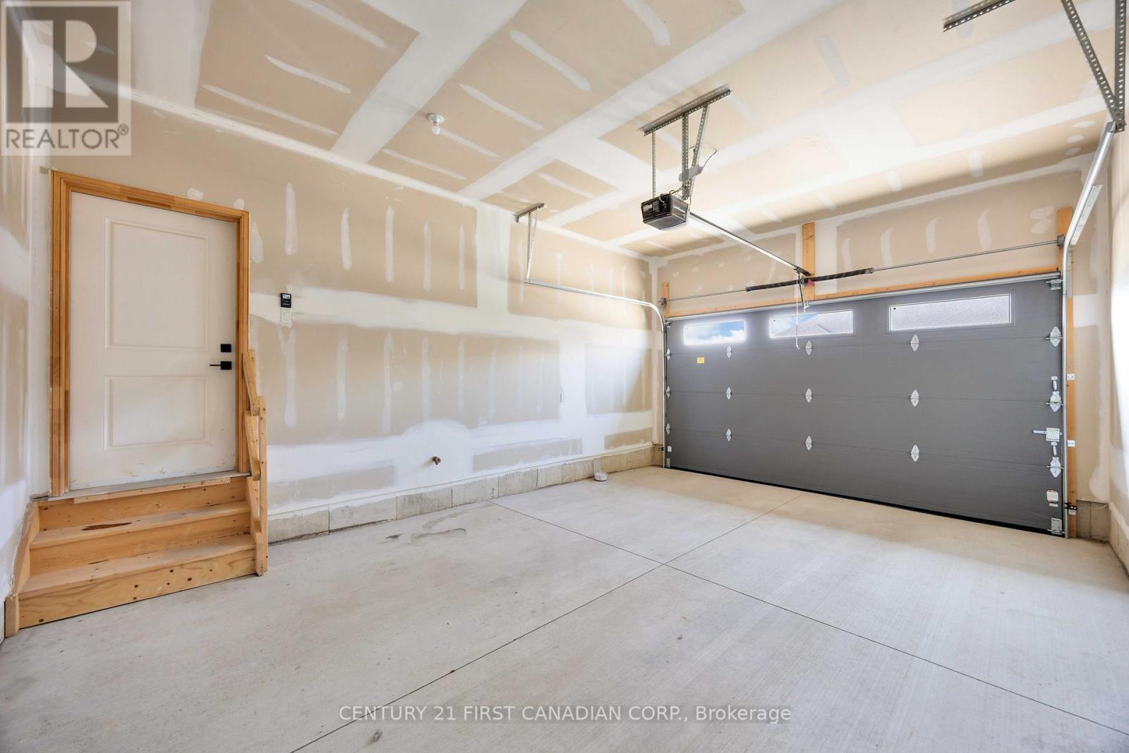 479 Kip Lane, Plympton-Wyoming (Plympton Wyoming), Ontario  N0N 1T0 - Photo 26 - X12285793