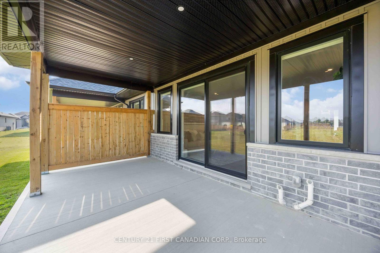 479 Kip Lane, Plympton-Wyoming (Plympton Wyoming), Ontario  N0N 1T0 - Photo 28 - X12285793