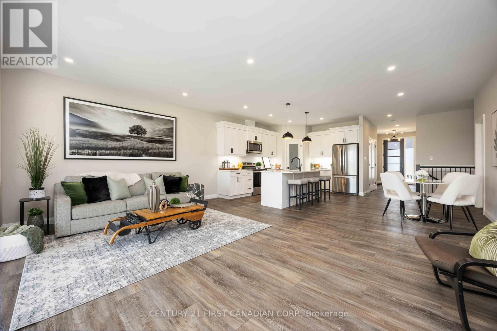 479 Kip Lane, Plympton-Wyoming (Plympton Wyoming), Ontario  N0N 1T0 - Photo 5 - X12285793