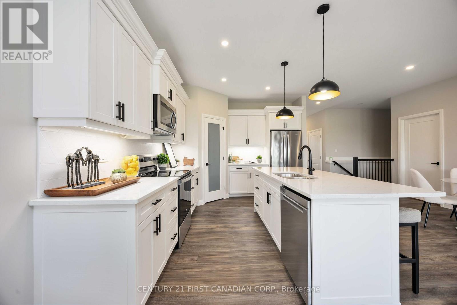 479 Kip Lane, Plympton-Wyoming (Plympton Wyoming), Ontario  N0N 1T0 - Photo 8 - X12285793