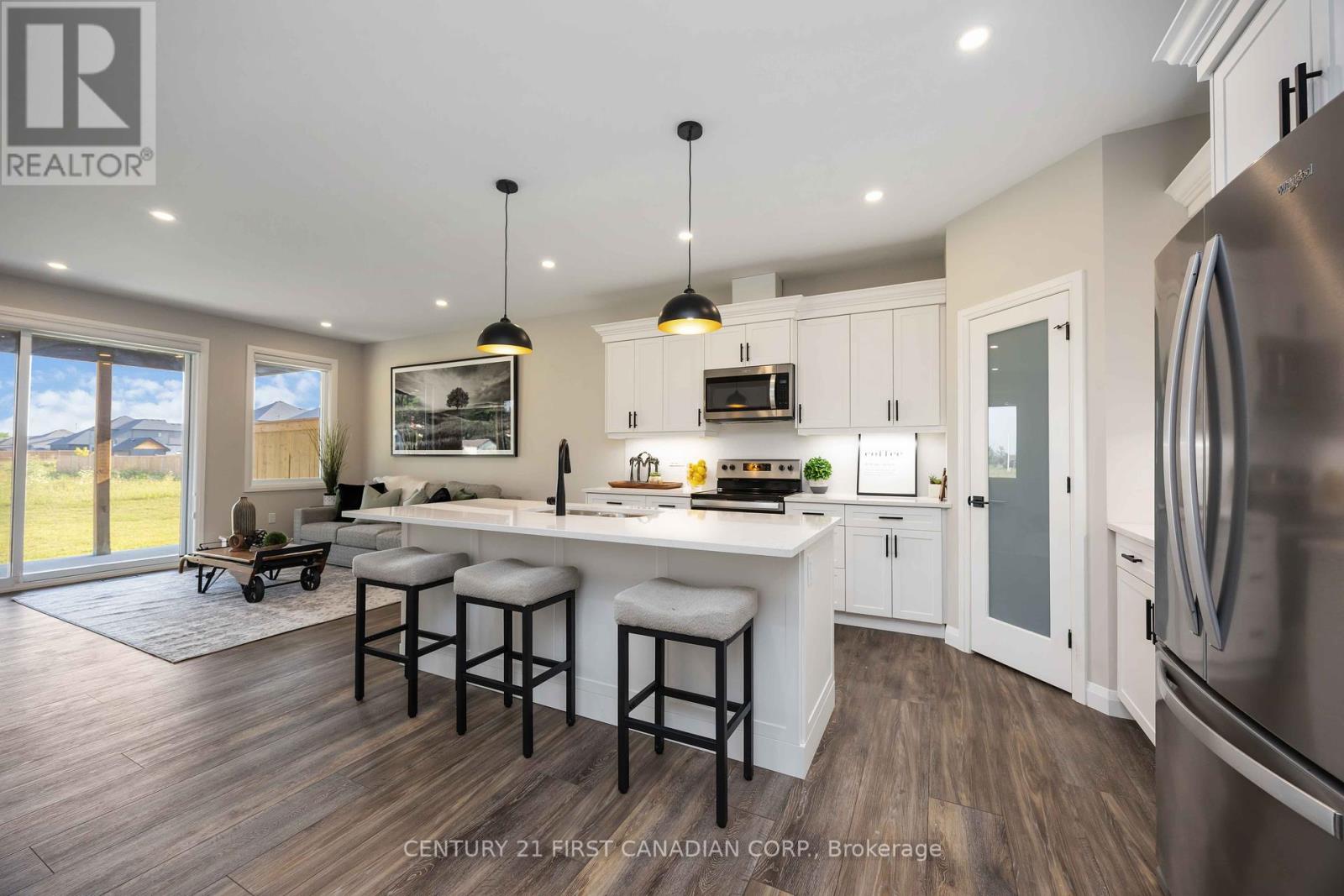 479 Kip Lane, Plympton-Wyoming (Plympton Wyoming), Ontario  N0N 1T0 - Photo 9 - X12285793