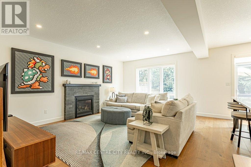 2117 Linkway Boulevard, London South, Ontario  N6K 0K8 - Photo 10 - X12285796