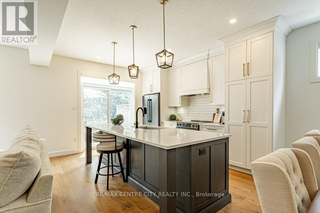 2117 Linkway Boulevard, London South, Ontario  N6K 0K8 - Photo 11 - X12285796