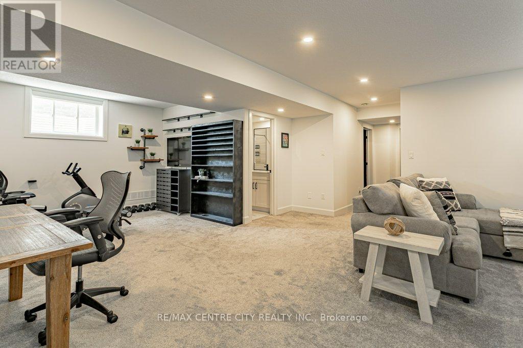 2117 Linkway Boulevard, London South, Ontario  N6K 0K8 - Photo 32 - X12285796