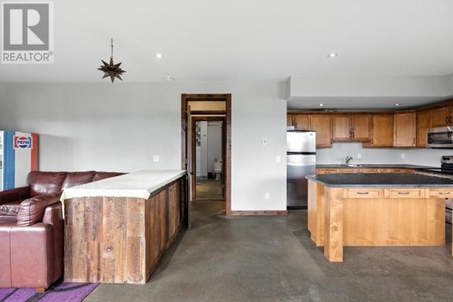 4377 Shuswap Road, Kamloops, British Columbia  V0E 2P0 - Photo 44 - 10355992