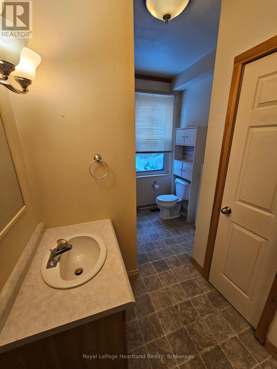 43 Trafalgar Street, Goderich, Ontario  N7A 1T3 - Photo 9 - X12144984