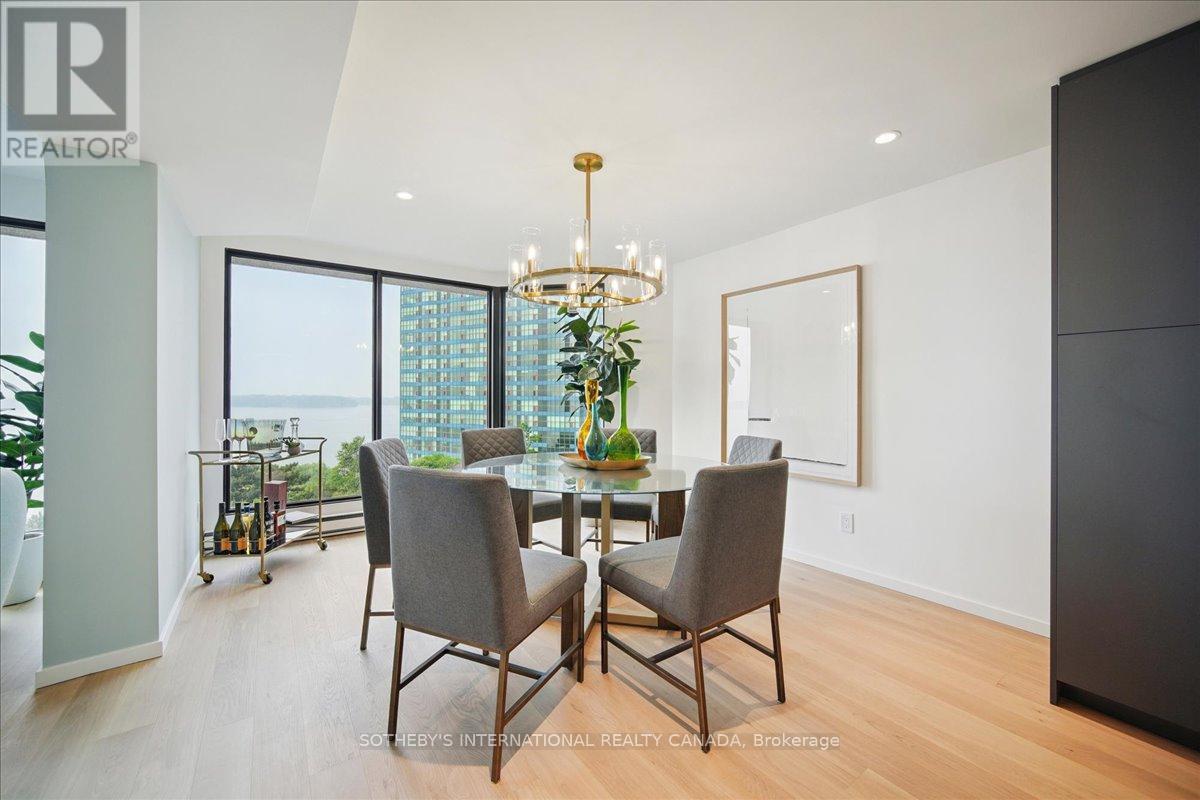 1110 - 65 Harbour Square, Toronto, Ontario  M5J 2L4 - Photo 8 - C12285462