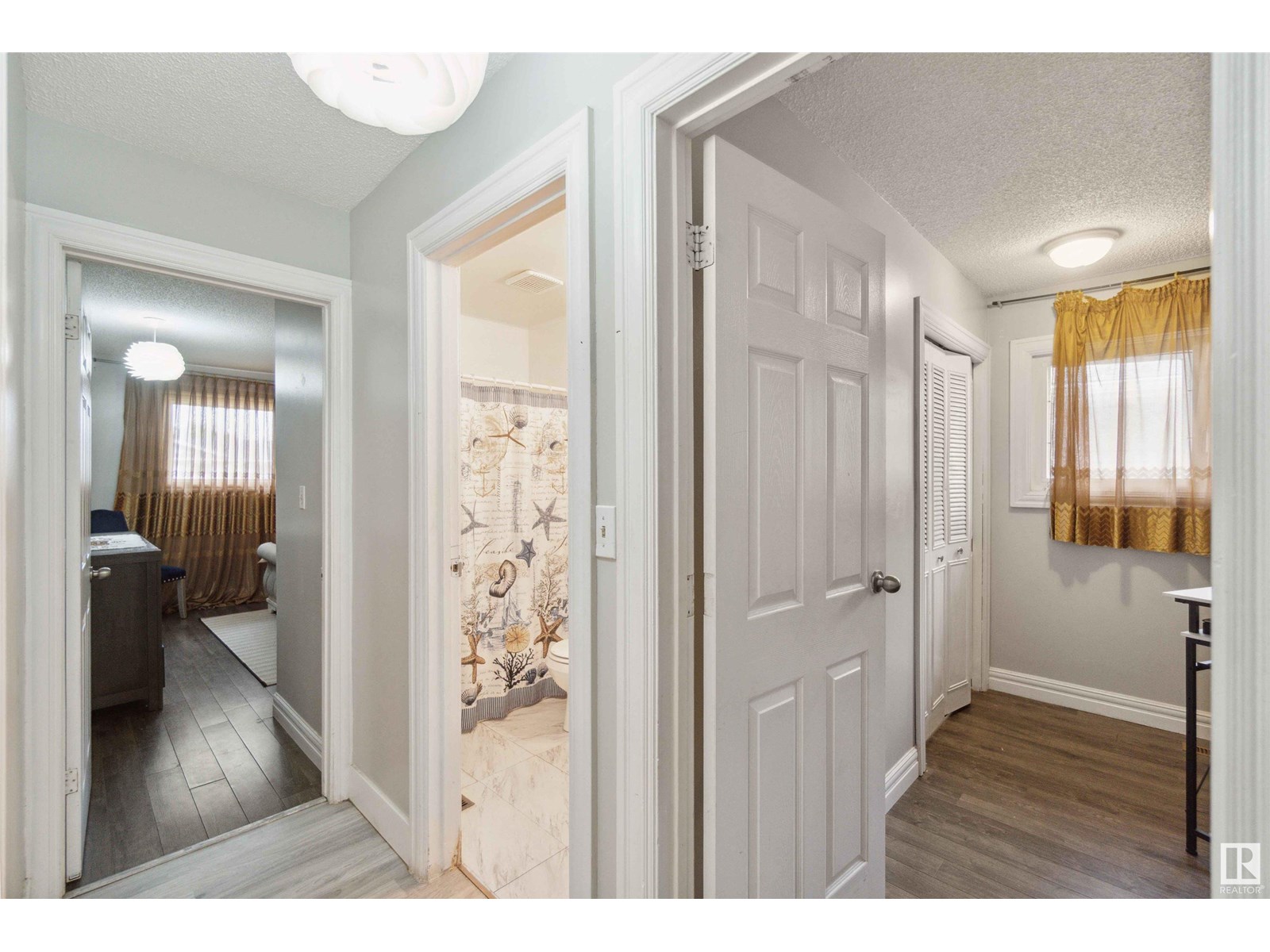 Property at 11439 145 AV NW image 2