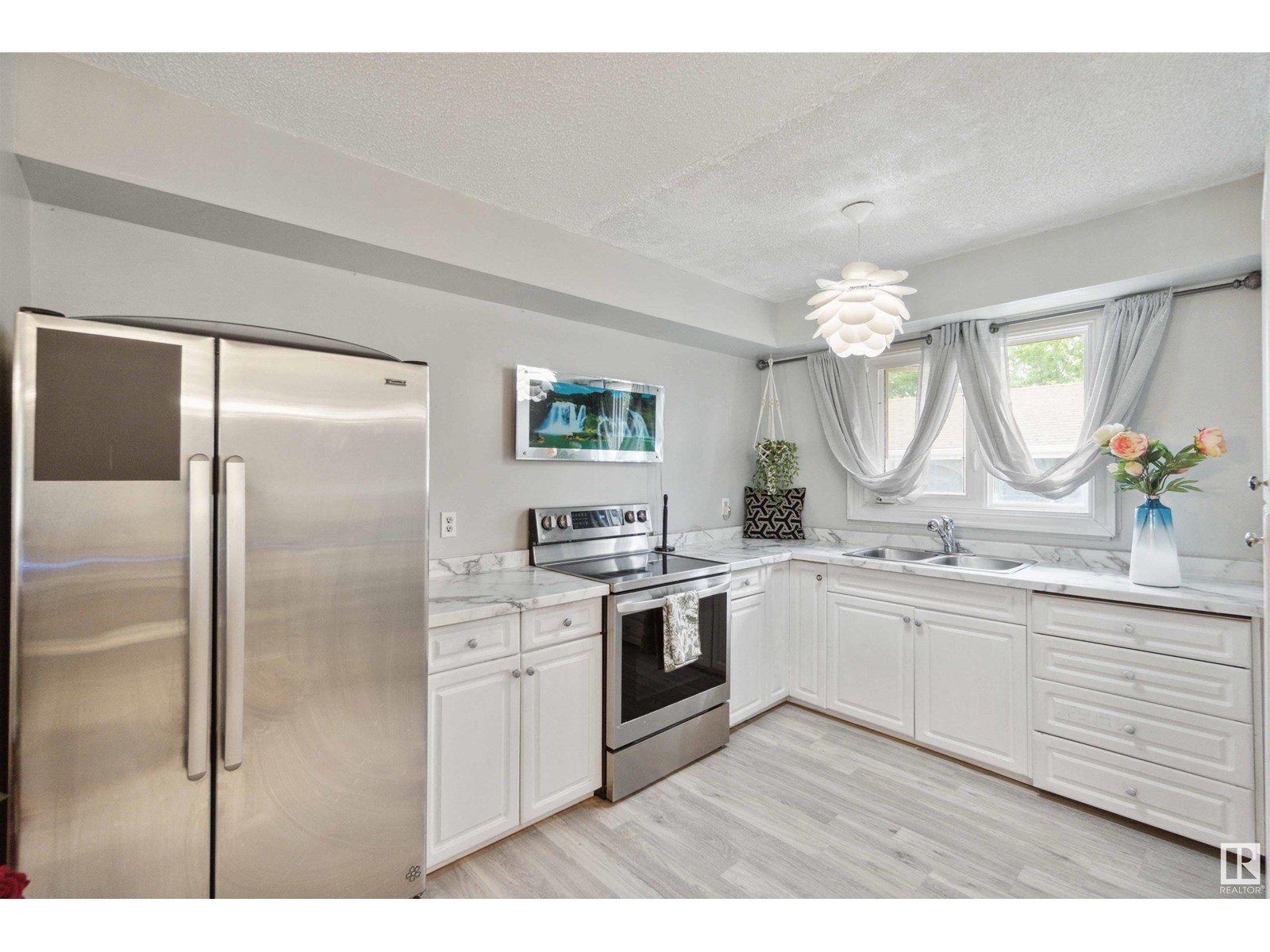 Property at 11439 145 AV NW image 1