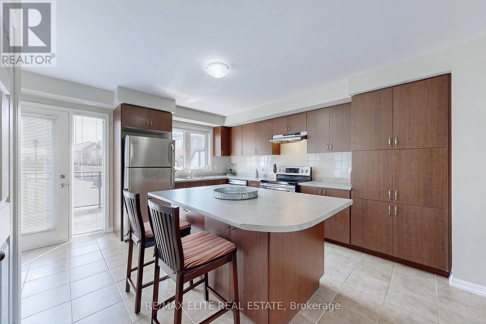 15931 Bayview Avenue, Aurora, Ontario  L4G 0S3 - Photo 13 - N12285740
