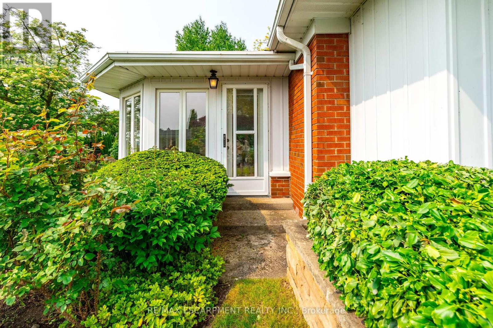 Property at 426 NORTH SHORE BOULEVARD W image 4